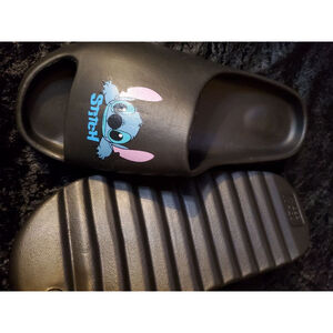 Unisex comfortable.Stitch Slides Sandals